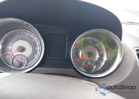 2015 Chrysler Town & Country Touring-L z USA, uszkodzony, nr VIN 2C4RC1CG8FR629369